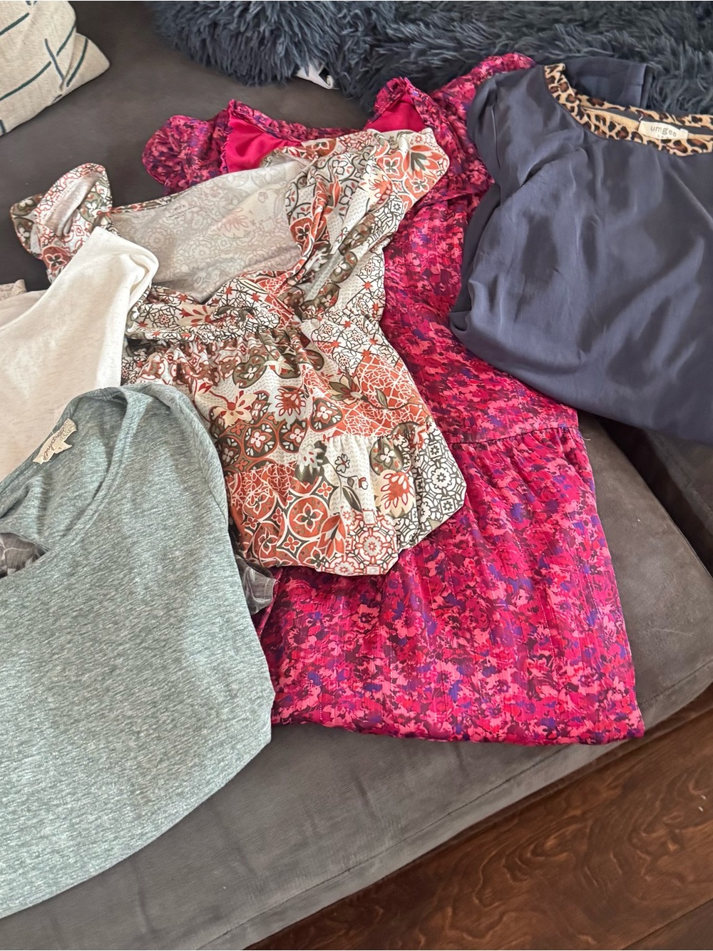 Gigiโs Bundle ๐๐๐๐ - Picture 2 of 3